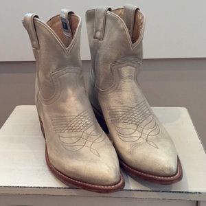 Frye Billy Short Gray Leather Booties